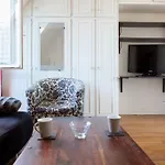 Best View Arty Cosy